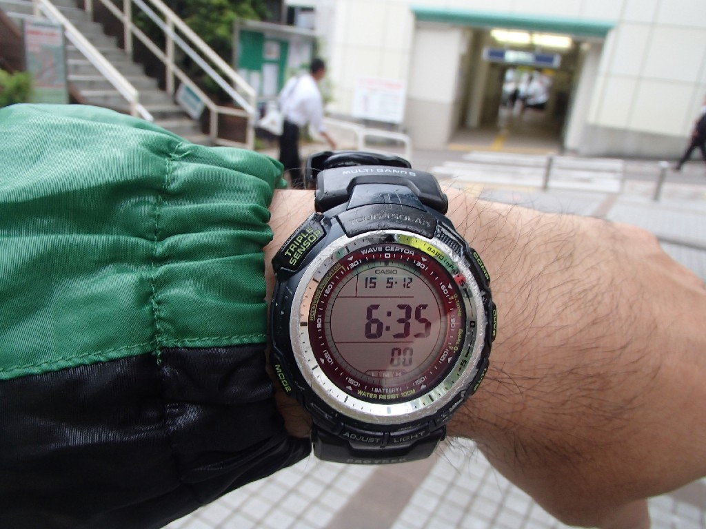 スタートは阪急芦屋川 朝寝坊したのでスタートは６：３５です。通勤客に逆らって山へ走っていくのは結構爽快ですね（午後から台風来るけど・・・）